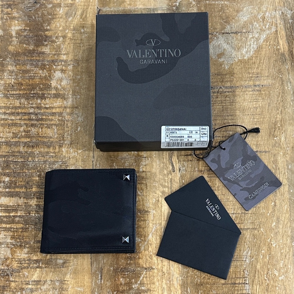 Authentic Valentino Garavani Camp Bi Fold Stud Wallet